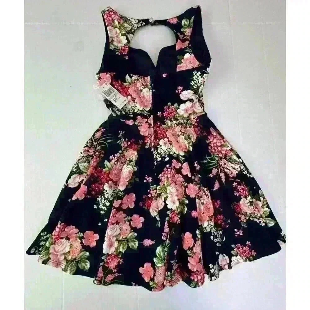B Darline Dress Womens Sz 1/2 NWT Navy Fit Flare Floral Sleeveless Open Back - Picture 7 of 7
